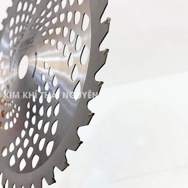 Lưỡi cắt cỏ tròn KYNKO-255MM GCS255040PRE